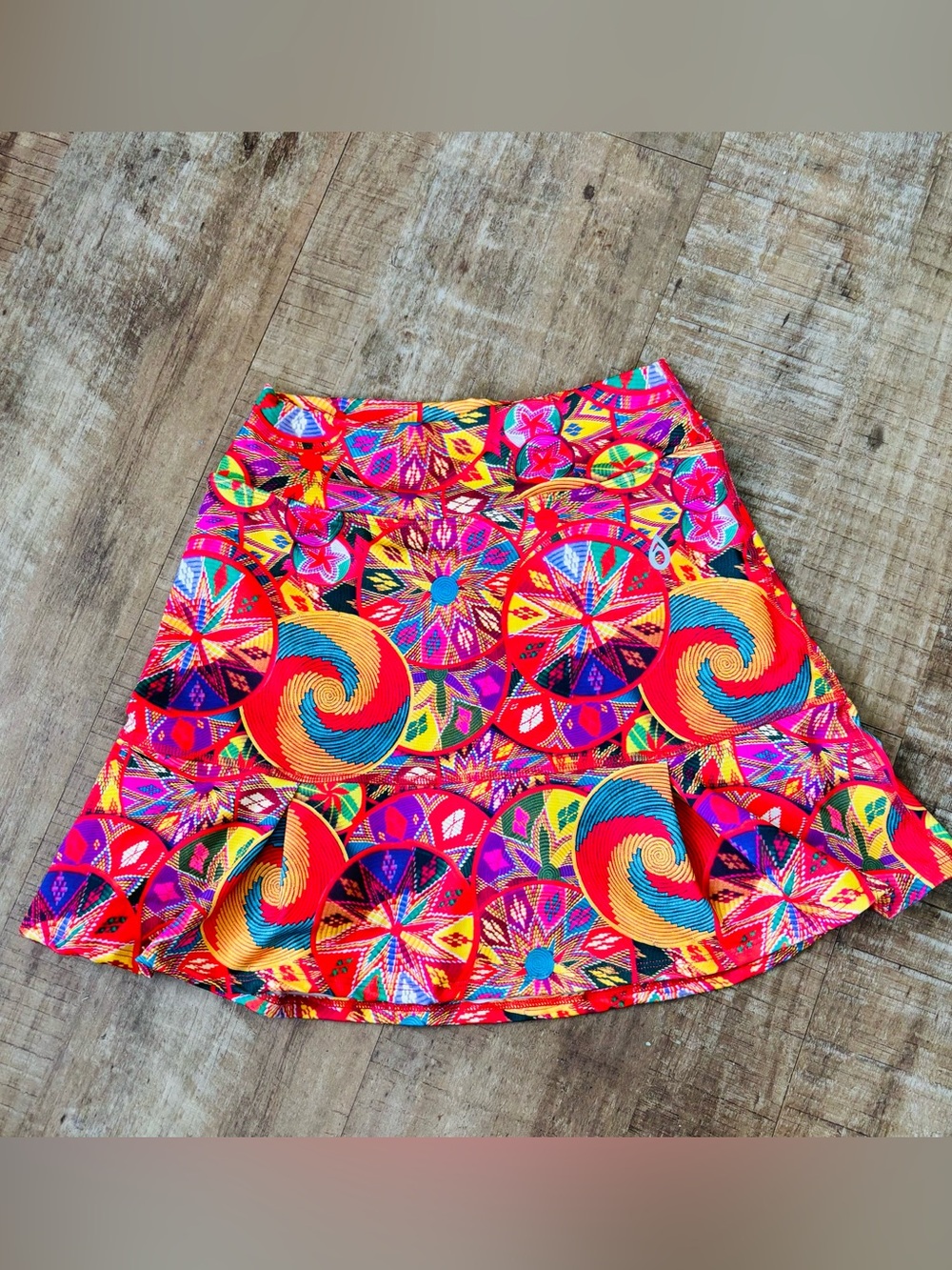 Donajo fitness wear Glide Skirt/Skort size 1 (small) red pink orange yellow